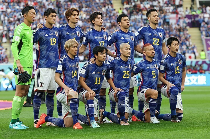 2022年FIFAワールドカップ、日本対ドイツ戦のスターティングメンバー集合写真（#11久保建英）