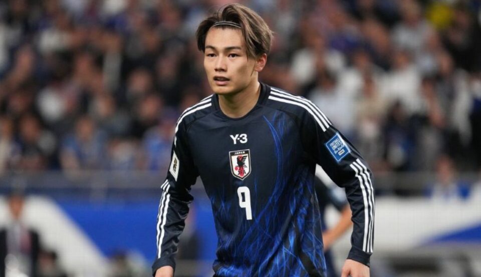 日本代表ユニフォーム（背番号9）の上田綺世